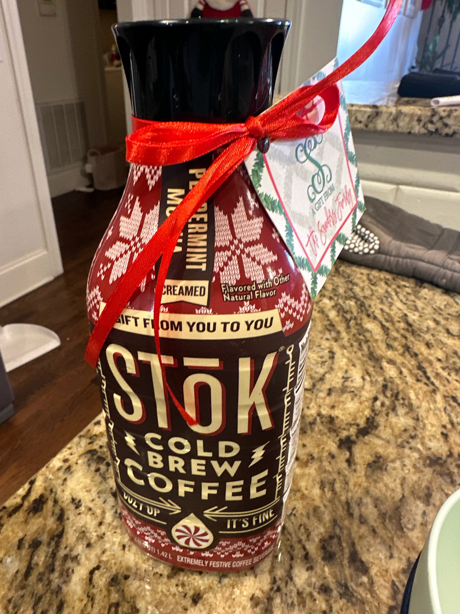 My favorite way to spread Christmas cheer 🤶🏻🎄



#LTKHome #LTKSeasonal #LTKHoliday