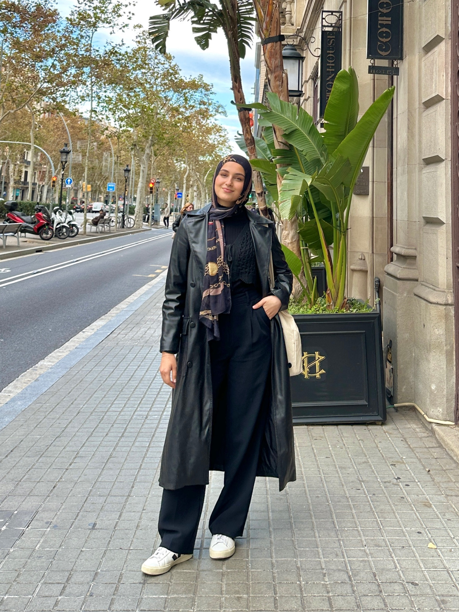 Fall in Barcelona 🖤

#LTKmodest #LTKcanada #LTKautumn