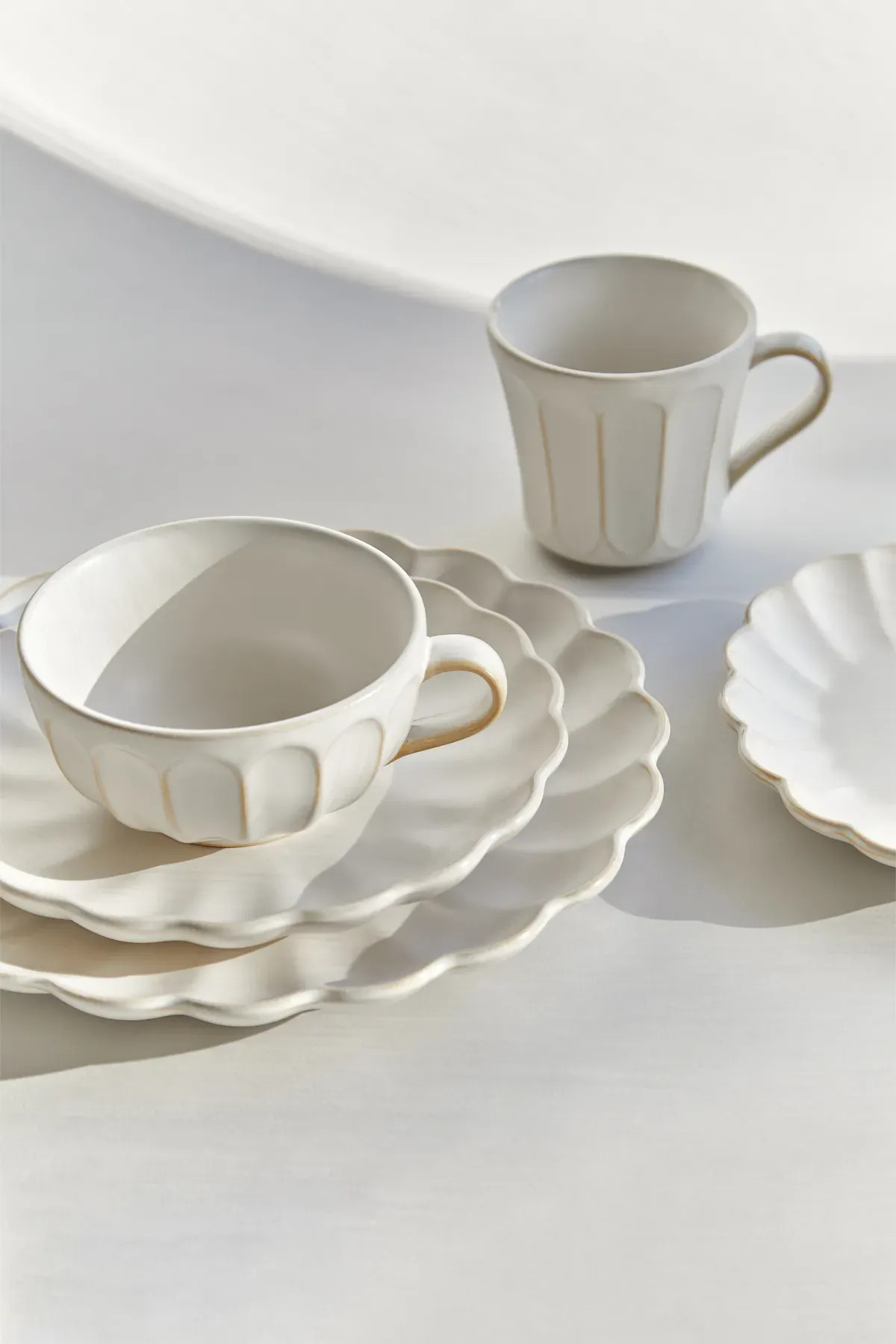 SCALLOPED WIDE MUG | OAK + FORT