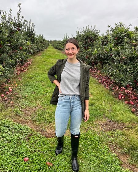 An easy rainy day fall outfit for a morning of apple picking + a really cozy (+ really affordable & sustainable) cashmere sweater 👌 #sustainablestyle

#LTKfindsunder50 #LTKSeasonal #LTKstyletip