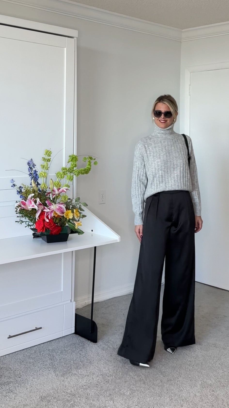 Pants run large.     I recommend sizing down 

My exact shoe is a slightly lower heel, however it's completely sold out.   The ones linked and listed as exact are the higher version.   True to size

#LTKover40 #LTKSeasonal #LTKfindsunder50