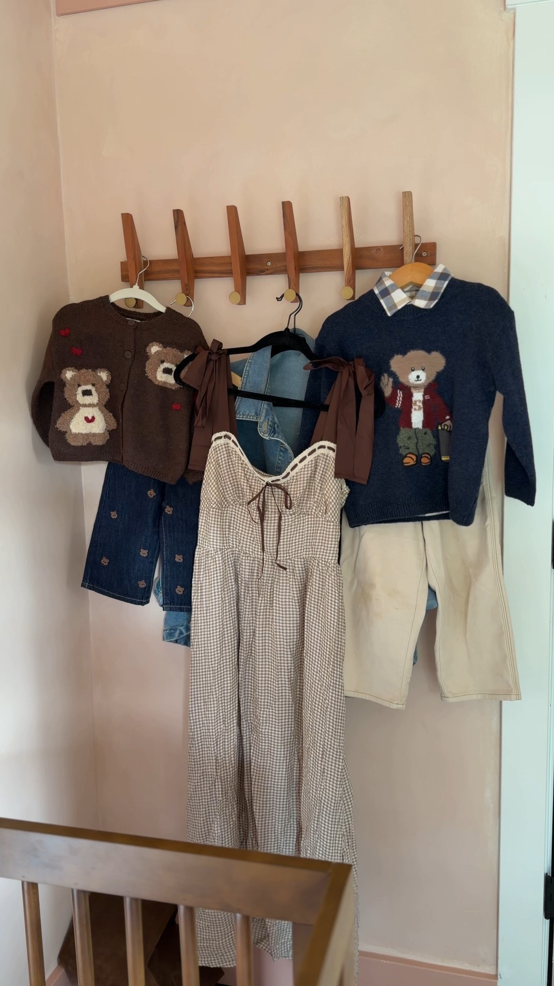 Fall fam photos this week 🤎 sharing again for some inspo!! 

#LTKKids #LTKFamily #LTKSeasonal