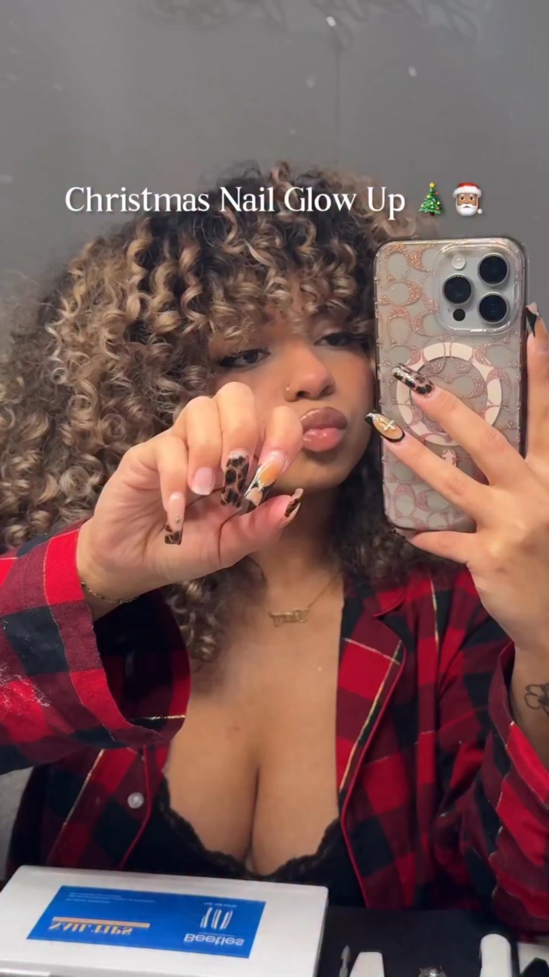 Holiday nails in full effect! ♥️🎄Save this for your holiday nail inspo ✨ 

Brands I used:
@sxccosmetics 
@beetlesgelpolish 
@gelishprofessional 

Everything is always linked in my Amazon storefront! 

#diynails #gelxnailsystem #gelx #rizos #curlygirl #diygirl