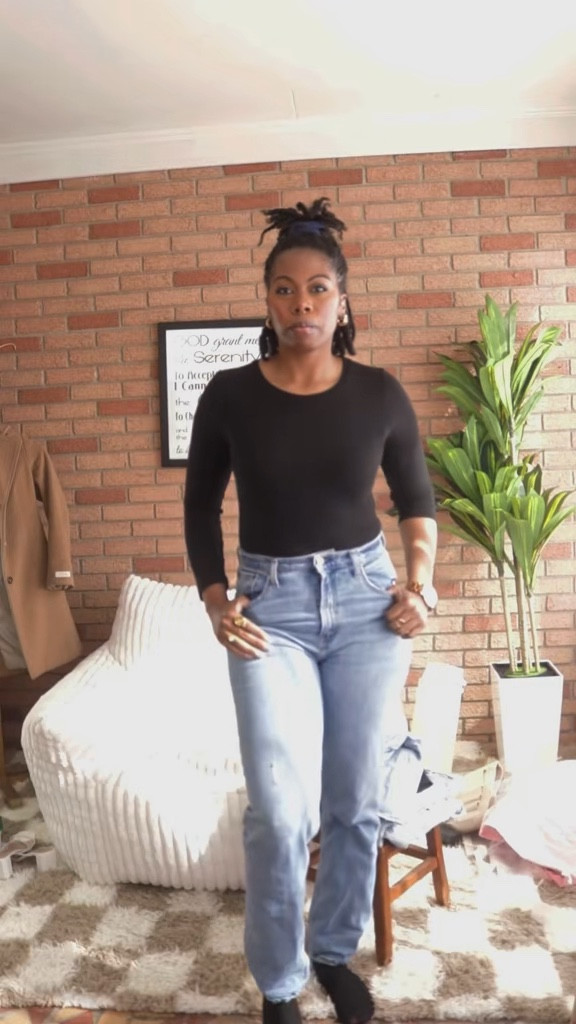 @abercrombie curve love collection are my favorite pants ever 💕 5’6 164 pounds 

#abercombie #denimjeans #curvelove abercombiejeans 

#LTKootd #LTKSaleAlert #LTKmomlife