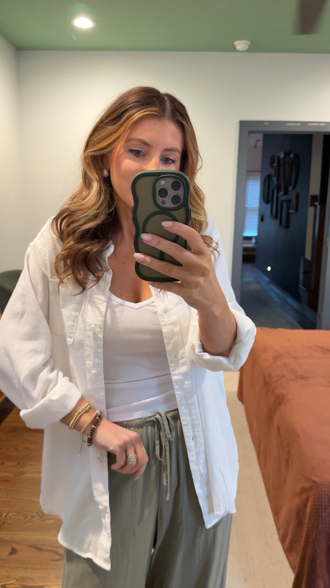 This month’s @Fabletics look! 

Oversized button down shirt (size small)
Racer back tank (size small)
Wide leg pants (size xsmall)
@Fitory sandals 
BaubleBar bracelets on sale 

Casual spring outfit, travel outfit, spring outfit, linen outfit

#LTKootd #LTKSaleAlert #LTKSeasonal