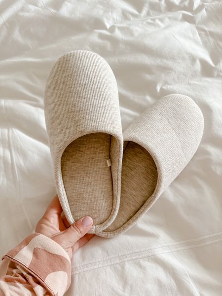 The MOST comfortable slippers, trust me!

#AmazonFind


#LTKSeasonal #LTKunder50 #LTKshoecrush
