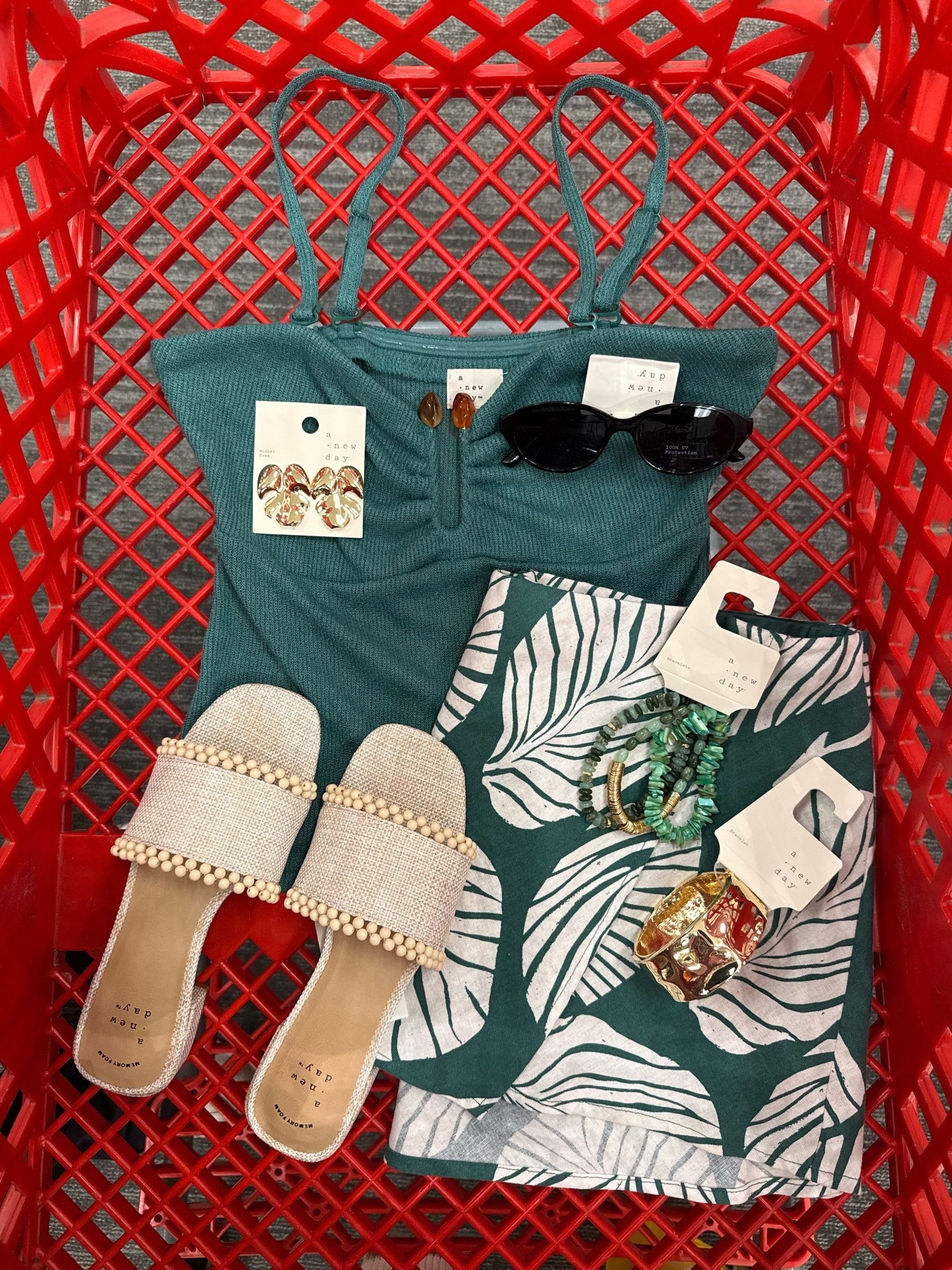 feels like a scene I’ll replay later 💚🌊 @Target 

Earrings & green bracelets are not online at this time. Brand is A New Day.