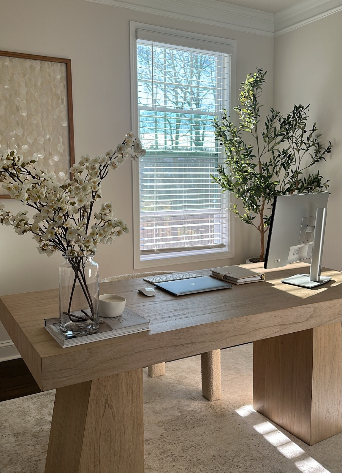 Amanda’s office is finally complete 😍 

Home office Neutral office aesthetic  CB2 desk Home decor 

#LTKhome