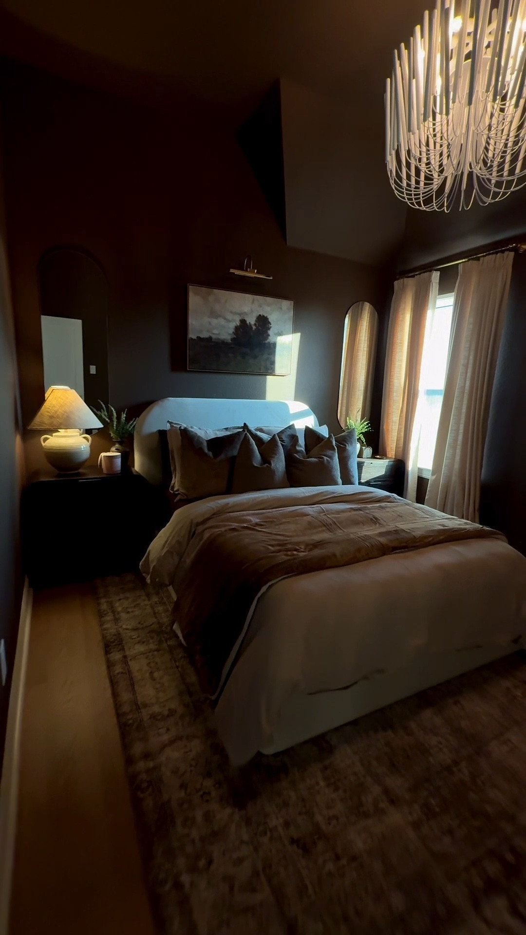 
Welcome to my guest suite♥️ It looks designer but everything is amazon✨

Im absolutely obsessed with the warmth and coziness of this room. 

#cozybedroom #guestroom #roommakeover #homedecorinspo #moodyhome #amazonhomedecor #wayfairfinds #amazonhome #masterbedroomdecor 