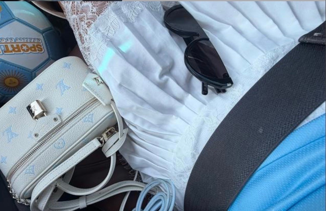 Little details that make the whole look 🤍✨ Loving this mix of soft textures, cool blue tones, and classic accessories.

#OutfitDetails #EverydayStyle #StyleInspo

#LTKootd #LTKdayinmylife #LTKSeasonal