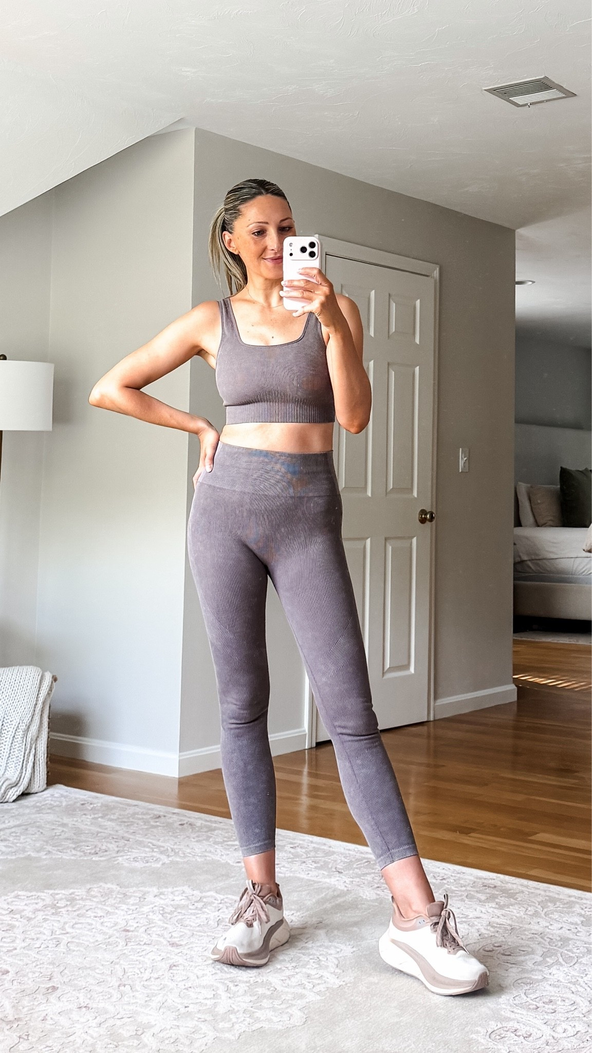 brown workout set 🤎 i love wearing deep brown all year long. i paired this with my favorite tortoise shell sunnies and it was perfect for the gym, errands, and chasing after the kids

#LTKootd #LTKActive #LTKmomlife