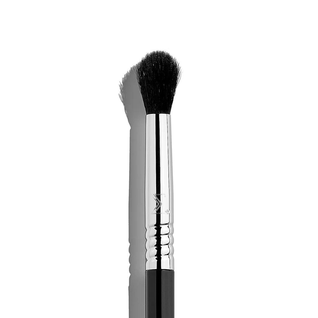 E38 Diffused Crease™ Brush | Sigma Beauty
