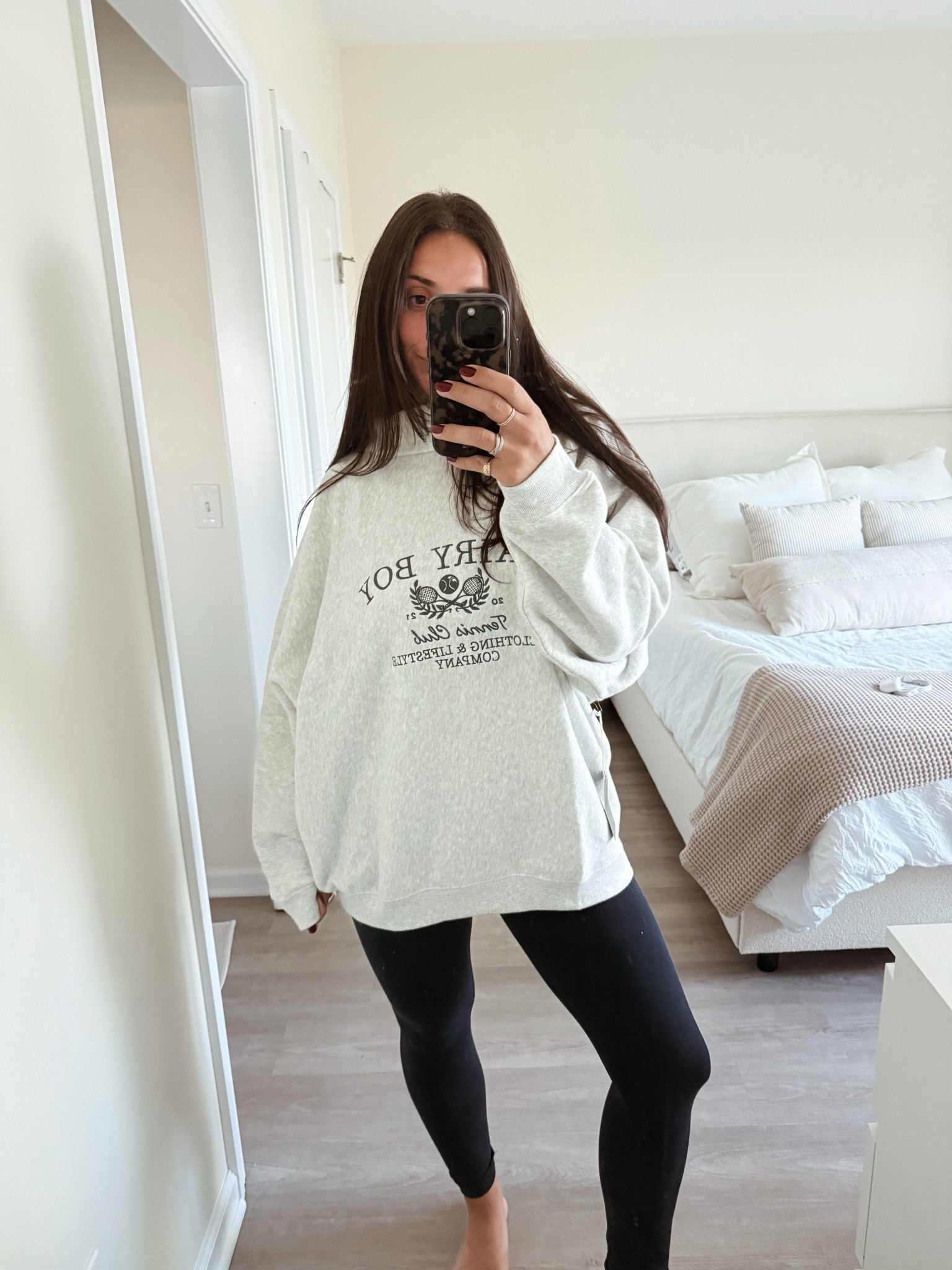 L/XL in sweatshirt
6 in leggings