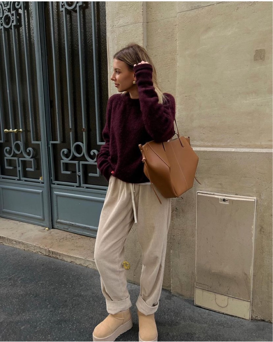 COSY LOOK
American vintage,
Polene bag 
UGG shoes 

#LTKSeasonal #LTKstyletip #LTKeurope