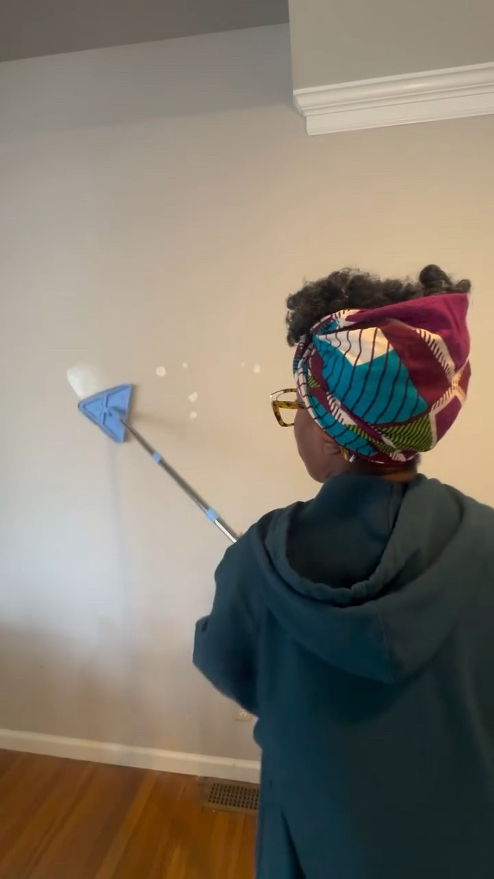 Listen I was a little too excited about cleaning these walls in the kitchen. I, like most in the community, mixed a few chemicals together. It apparently worked because my husband walked in and asked what the lovely smell was! 

Spring Cleaning is underway. 

#ltk #rheaaligned #springclean #springcleaning #ltkclean

