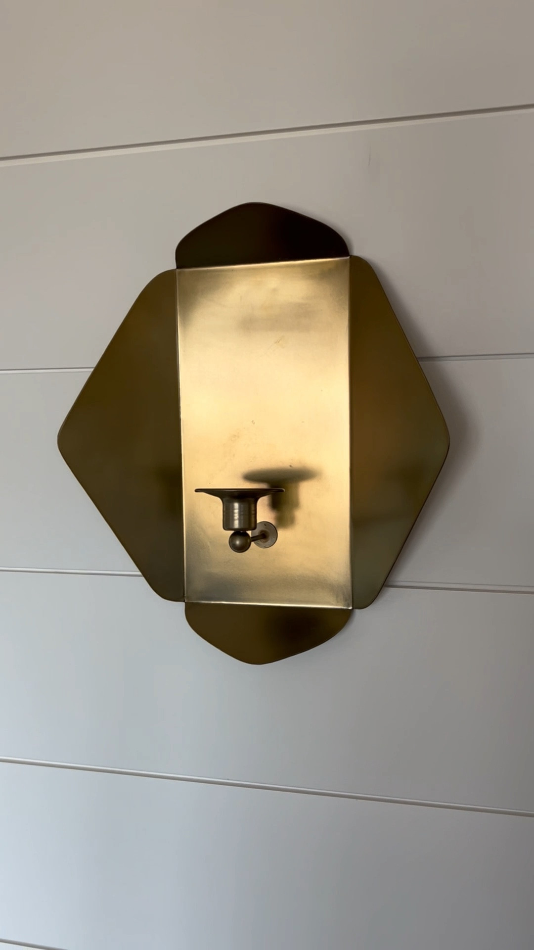 Gorgeous brass sconces I’ve been adding to my house 😍 the cheapest place I could find them! 

#LTKHome