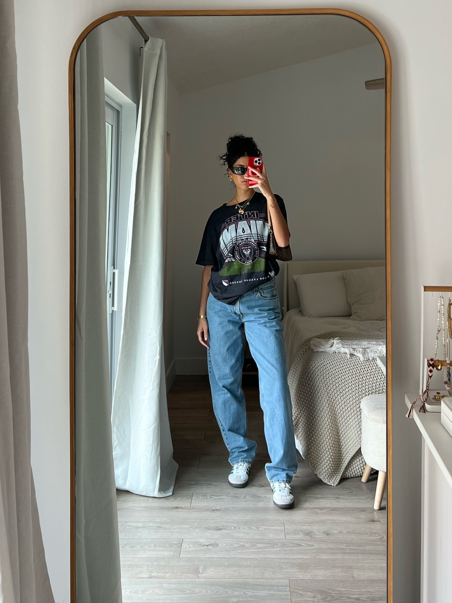 outfit details:
inter Miami shirt: hollister 
jeans: thrifted Levi’s 
shoes: adidas sambas 
sunglasses: Oakley 