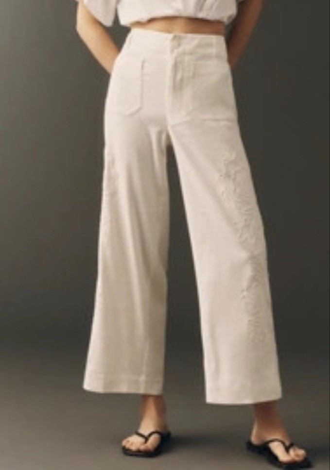 European linen cropped trousers.Petite fashion. Heatwave outfits. Summer style.I am 4'11/150cm petite stylist sharing fashion that fits short women.

#LTKMidsize #LTKPetite