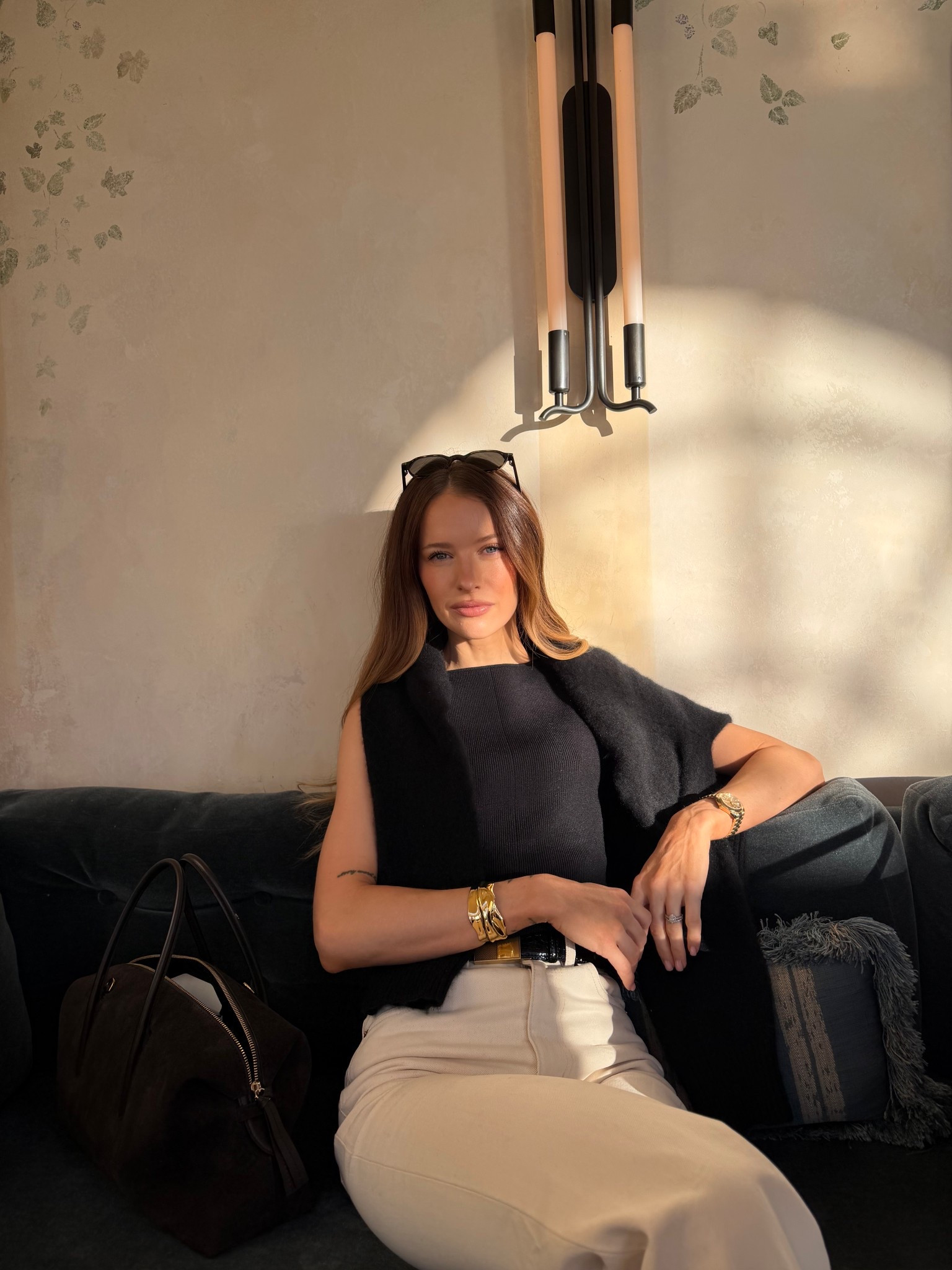 Morning coffee outfit in cream jeans, black cashmere and my favourite bag 

#LTKeurope #LTKluxury #LTKdatenight