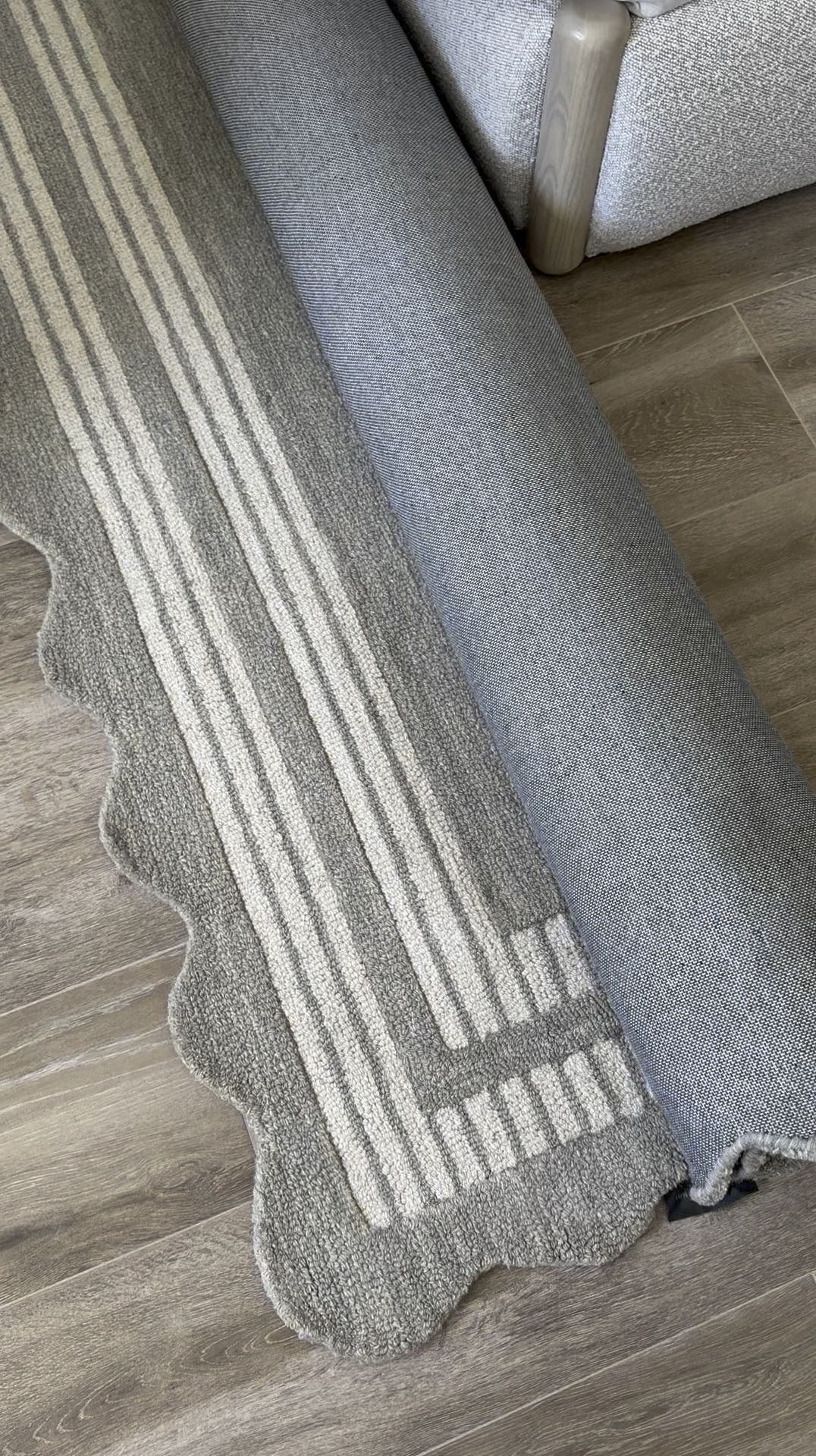 Got this rug for the beach house and it’s on sale today! This is the color fog 😍also comes in ivory, green and mocha!

#wayfair #wayfairsale #homefind #rug #arearug #scalloped #dealoftheday #salealert 

#LTKHome #LTKSaleAlert #LTKWatchNow