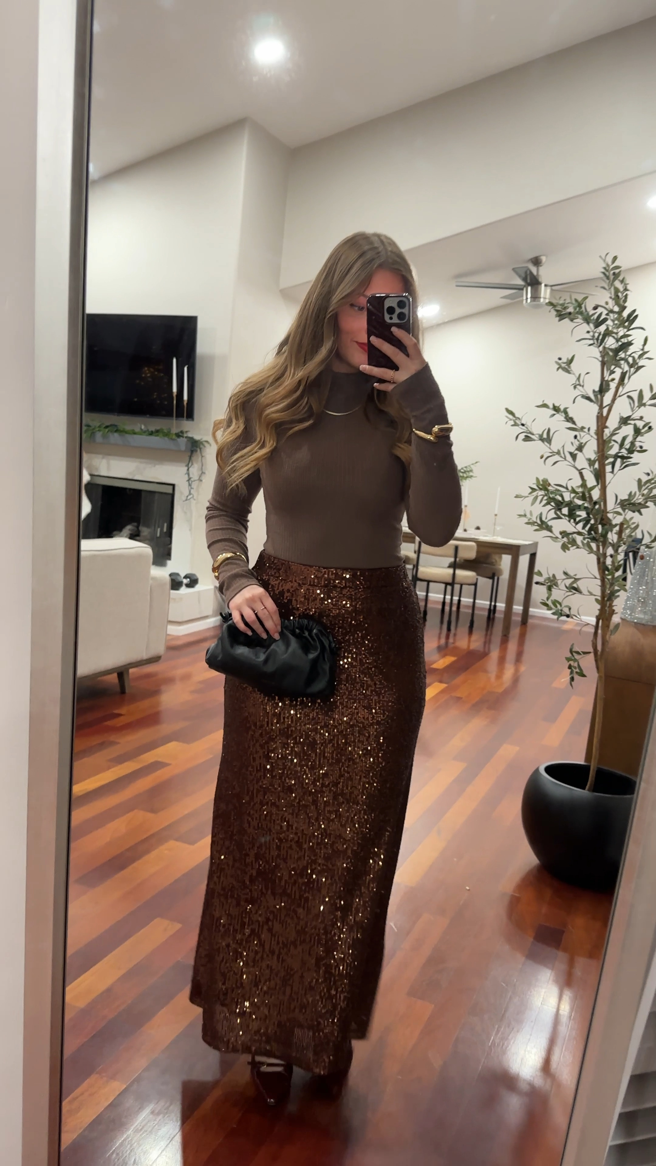 Holiday outfit inspo 🤎🤎 


#LTKSeasonal #LTKHoliday #LTKGiftGuide