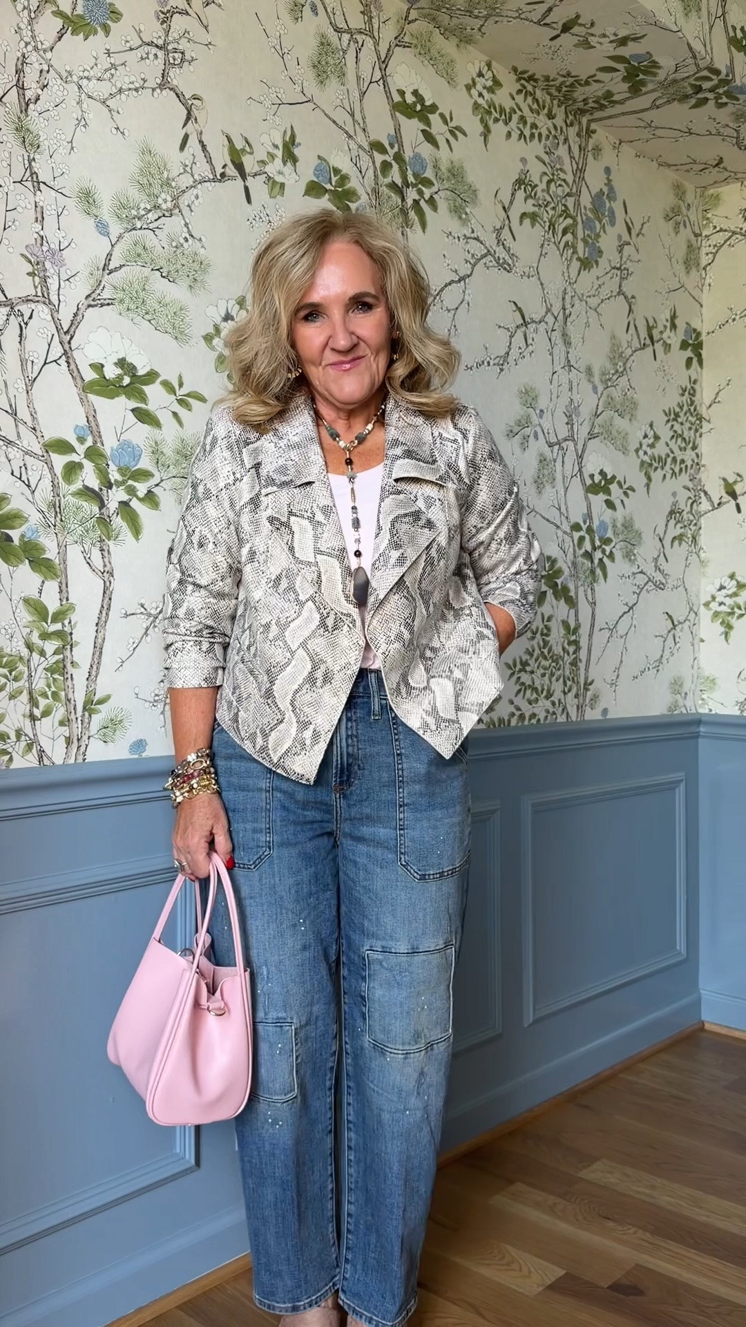 All on sale!! Let’s take our outfits up a notch with accessories! I’m mad crazy about this outfit 

Wearing a 1.0 on all except the knit jeans, I sized down to a .5 short

#LTKOver40 #LTKPetite #LTKgrwm

#LTKSaleAlert