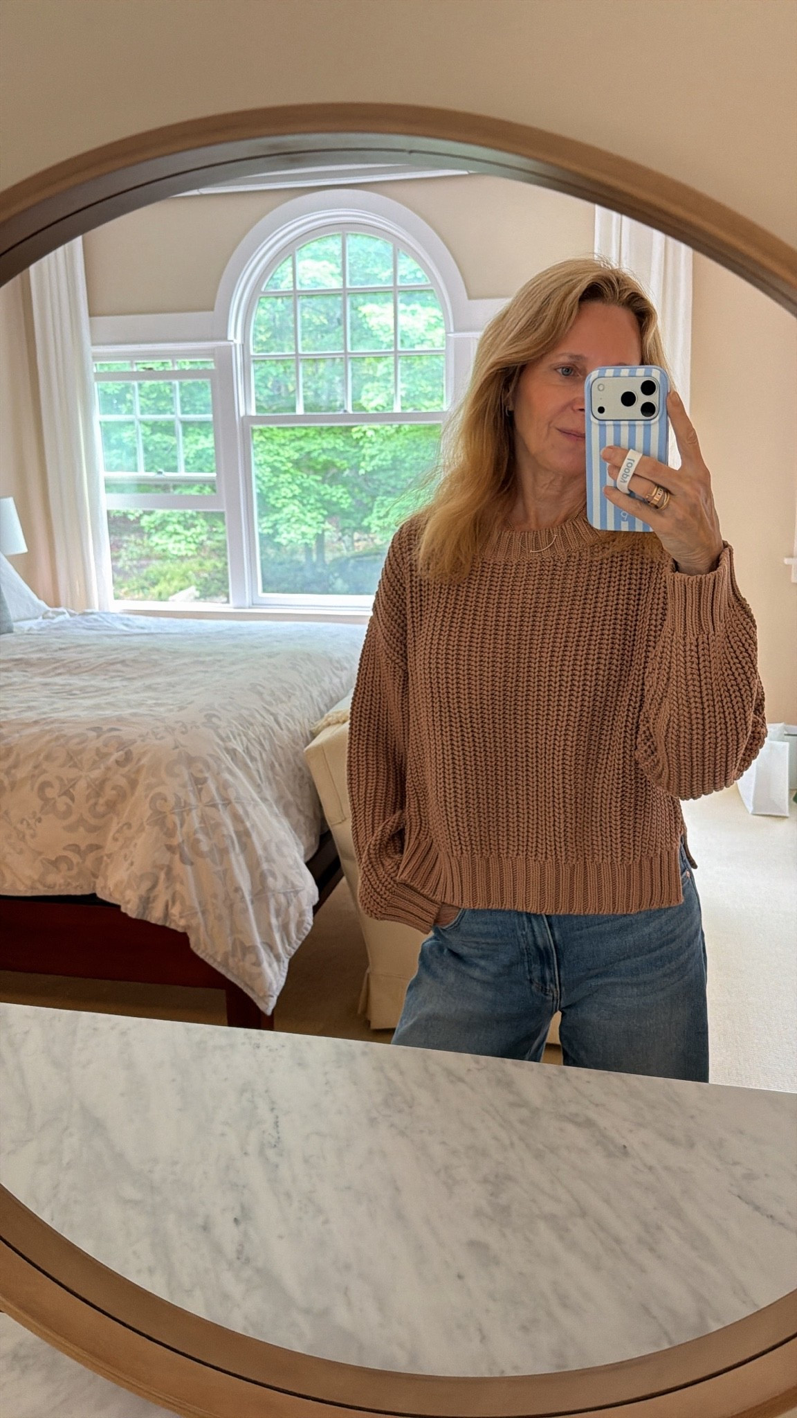 Cropped beach sweater! I am a fan!

#LTKgrwm #LTKootd #LTKmomlife