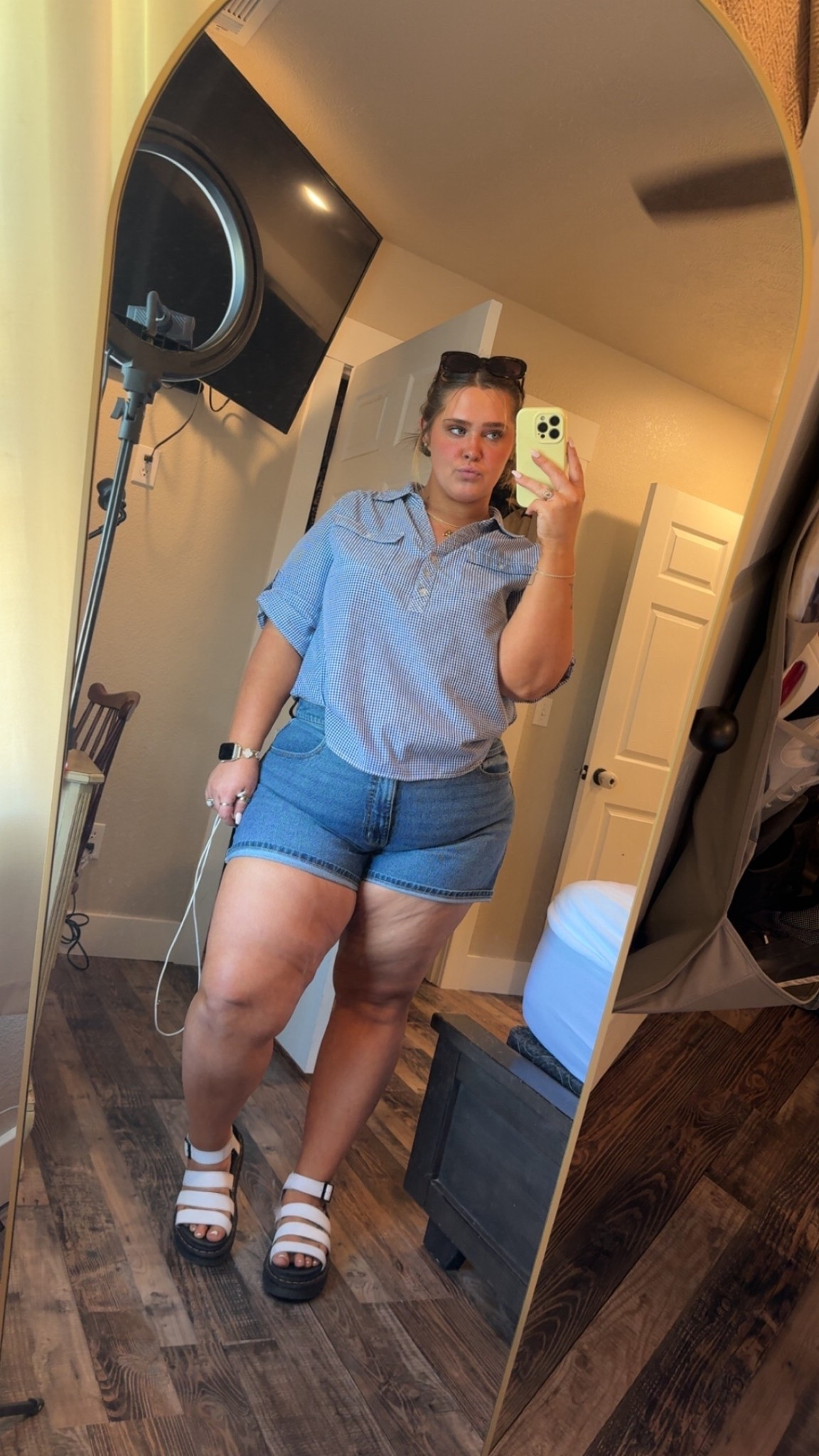 Spring outfits just hit different when they actually fit 😮‍💨🌸
Size 18 & feeling GOOD in this one.

Linked on my LTK 🖤 #LTKCurves #SpringStyle


#Size18Style
#CurvyStyle
#PlusSizeOutfits
#MidSizeFashion
#CurvyConfidence
#BodyConfidence
#PlusSizeSpring
#RealBodies
#StyleAtAnySize