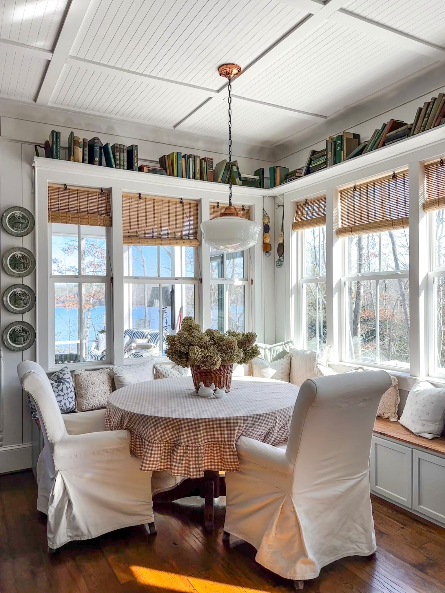 Breakfast nook 

#LTKHome