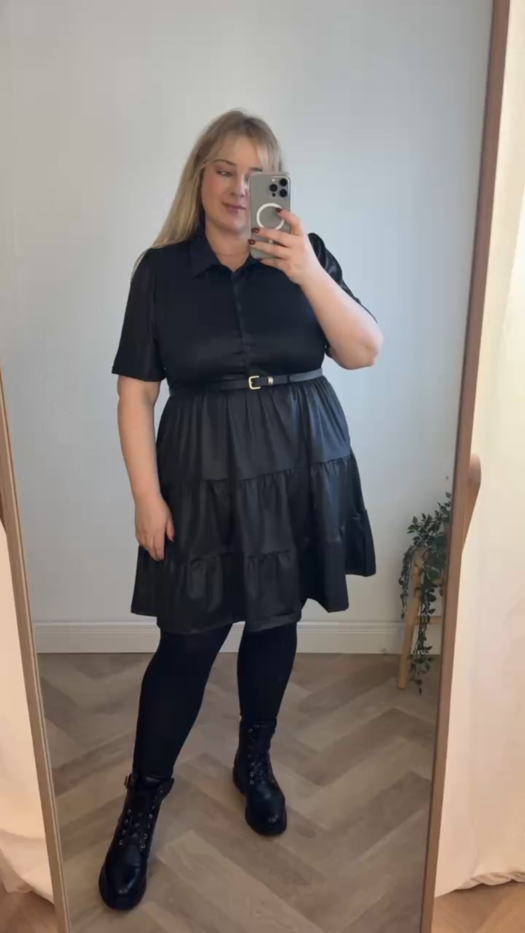 Glänzendes Minikleid 

Code: beauty15dez

(Gültigkeit: 04.12.-einschl. 06.12; 15% auf Alles; einmalig einlösbar pro Kundin; gilt in DE App & Webshop)

#kleid #minikleid #curvy

#LTKplussize #LTKkleider #LTKdeutschland