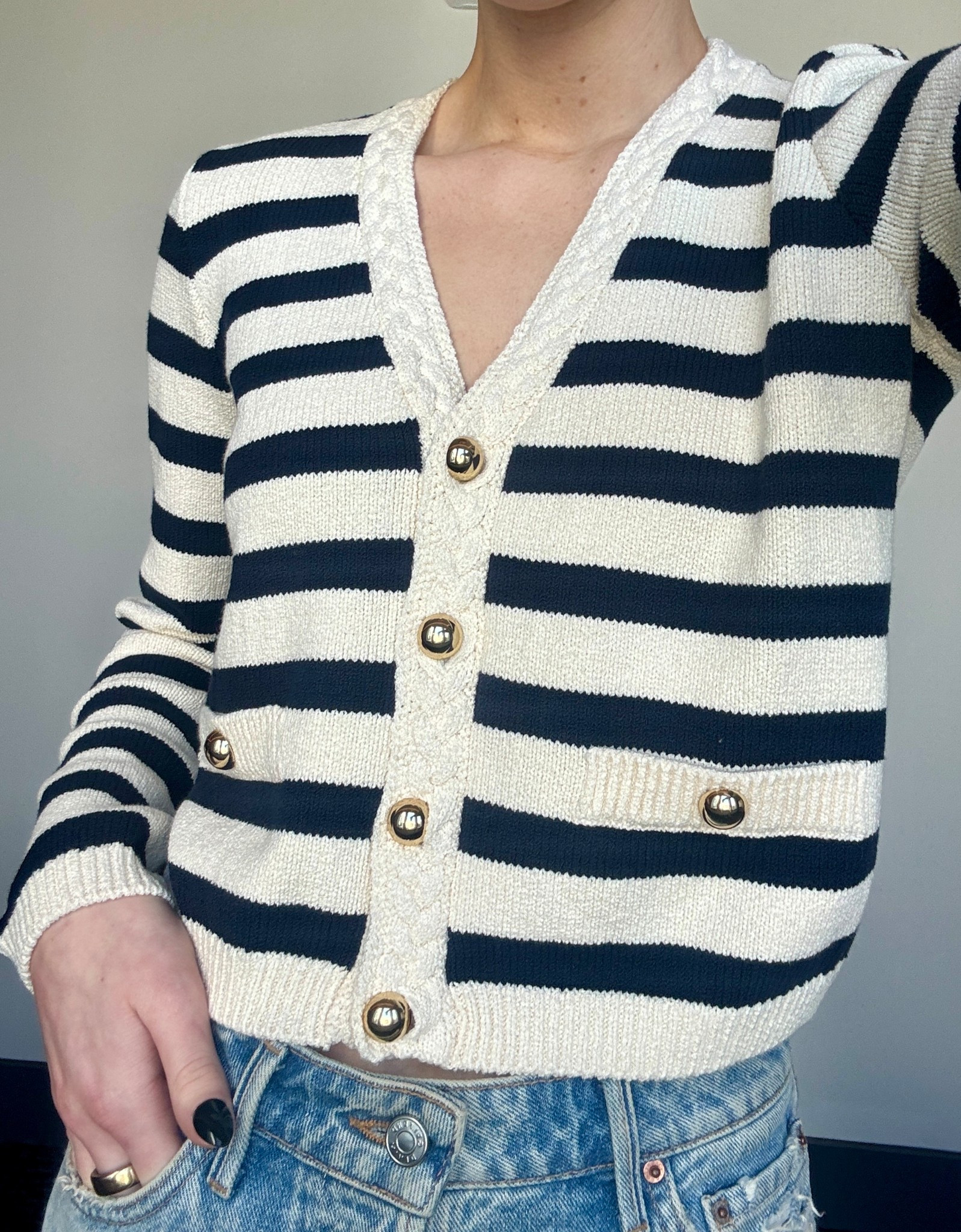 A timeless cardigan to build a classic capsule wardrobe 💫 

This FRAME cardigan is on SALE on so many sites - get yours now before it’s gone! 

//fits true to size - wearing an XS

#LTKWorkwear #LTKSaleAlert #LTKootd