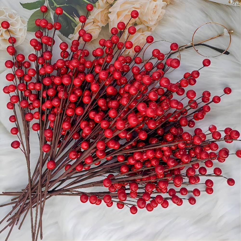 wikdey Red Holly Berry Stems for Christmas Tree,Total of 600 Red Berries,13.8in 24Pack Berry Stem... | Amazon (US)