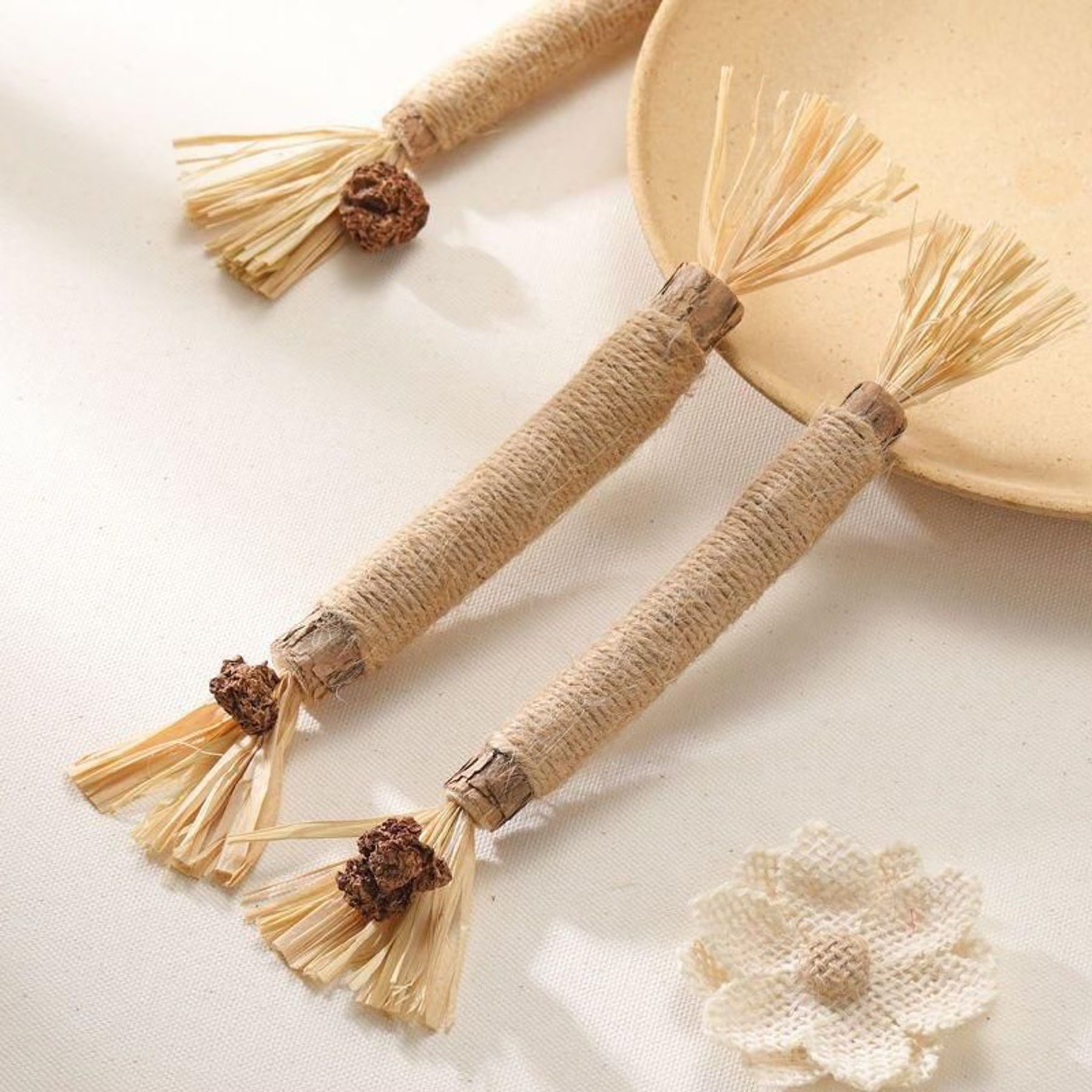 Lovely Caves Silvervine Sticks Moderate Cat Chew Toy, Brown, 3 count | Chewy.com