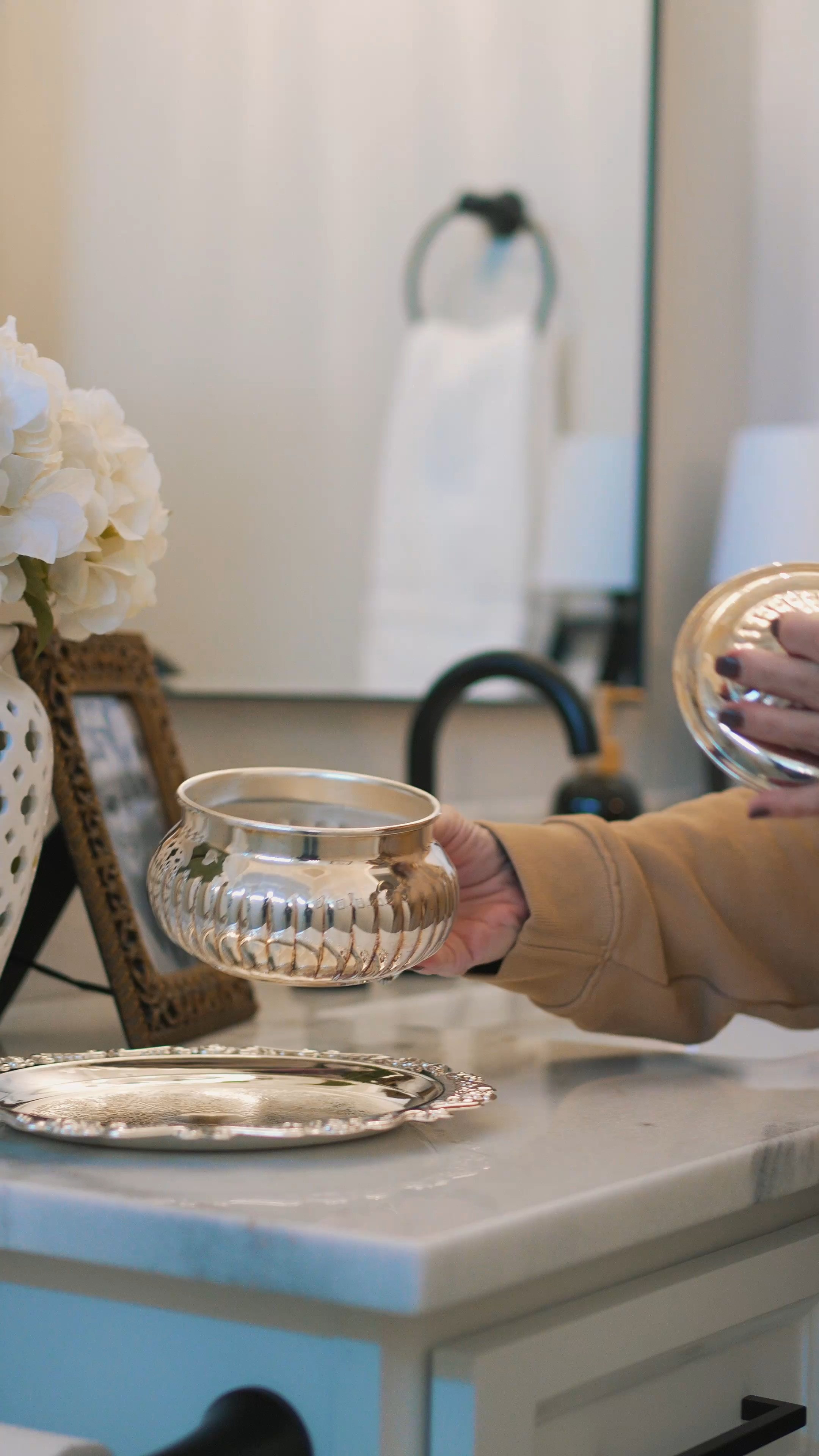 A thoughtful touch for guests who notice the details. #guestbathroom #allinthedetails 

 