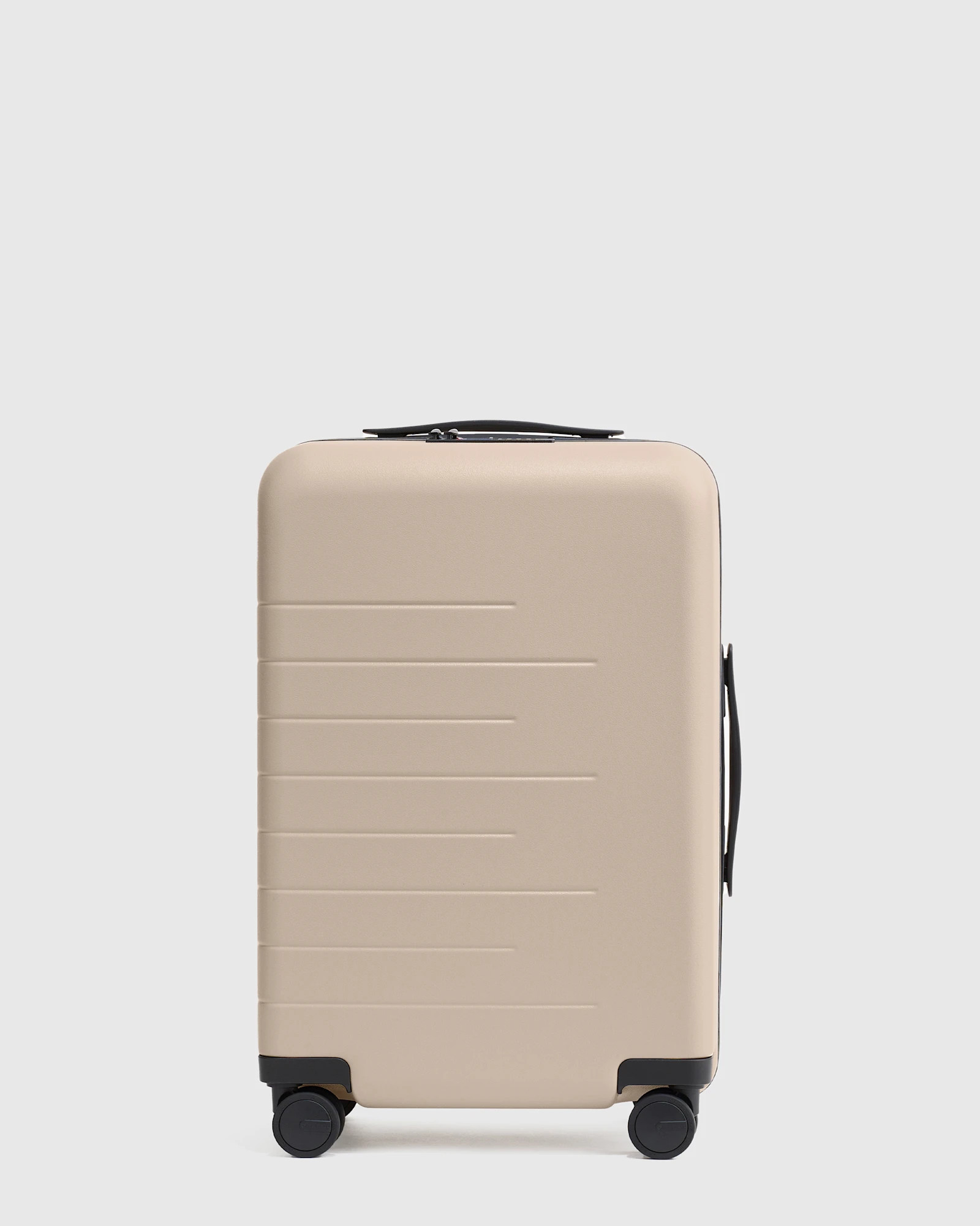 Quince | Expandable Carry-On Hard Shell Suitcase 21"" in Navy, Polycarbonte | Quince