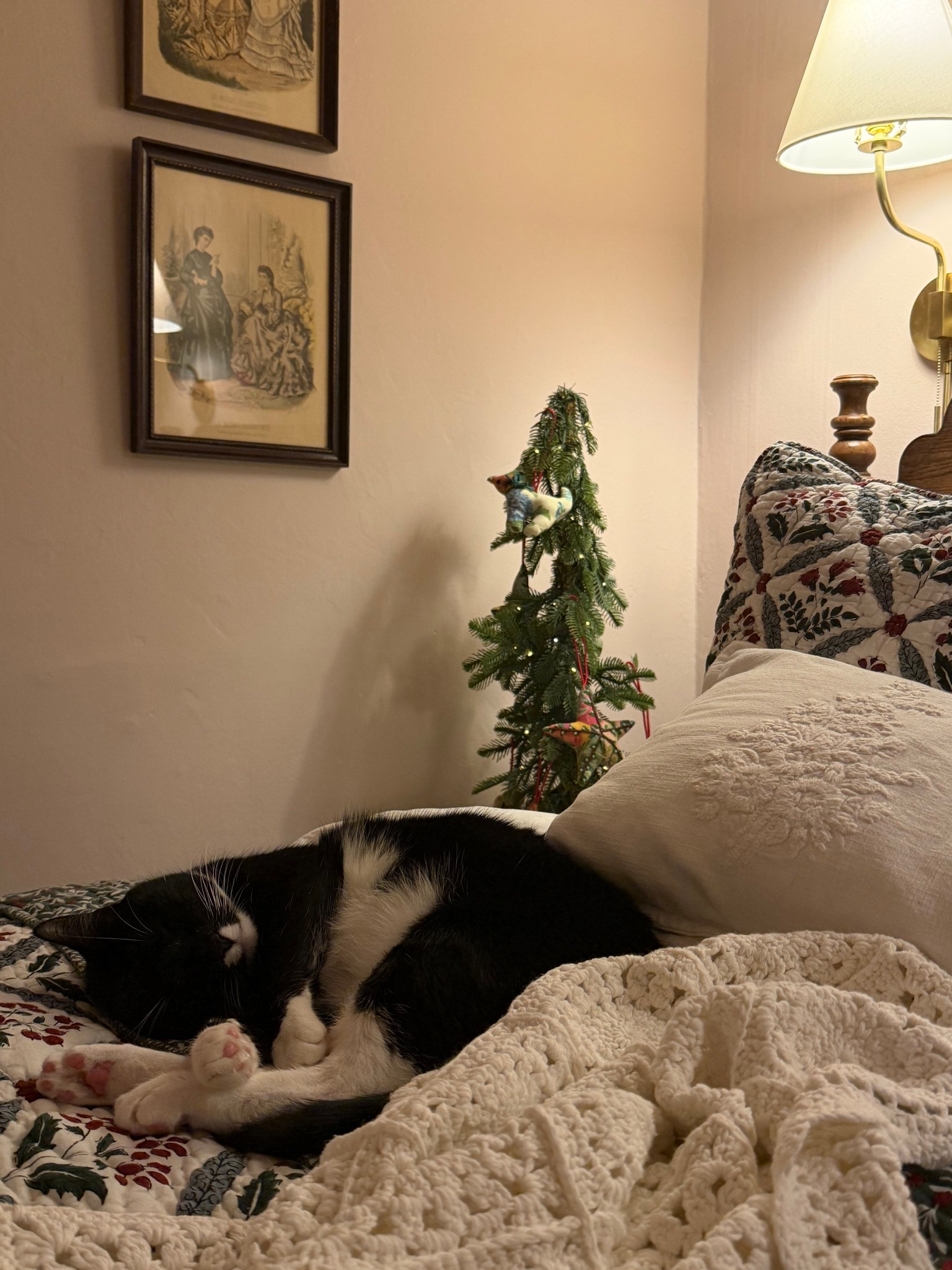 When 6pm feels like 11pm❤️

#LTKHoliday