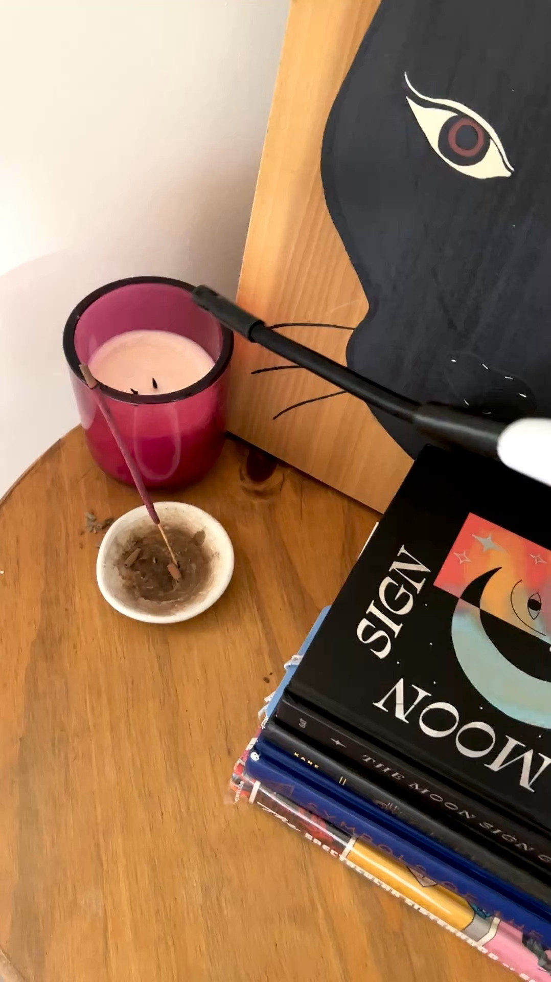 lighting a candle and STRUGGLING but i got it going 😅🙃 this was a custom made candle courtesy of a date day with my partner BUT i’ve tagged similar scents just in case #candles #homefinds #paintings #interiorstyling

#LTKWatchNow #LTKGiftGuide #LTKHome