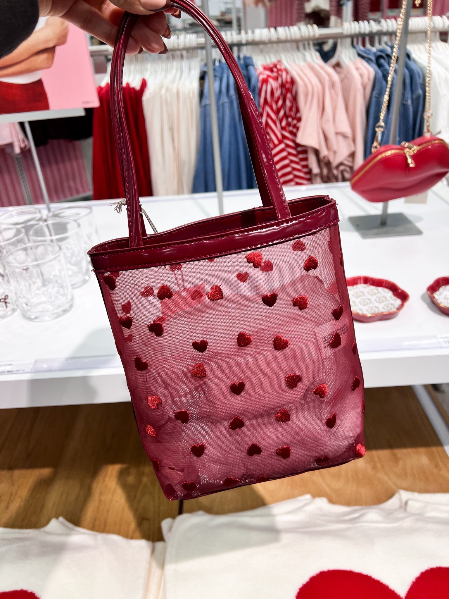 New mesh tote handbag ❤️

Target finds, Target style, Valentine’s Day, new at target 