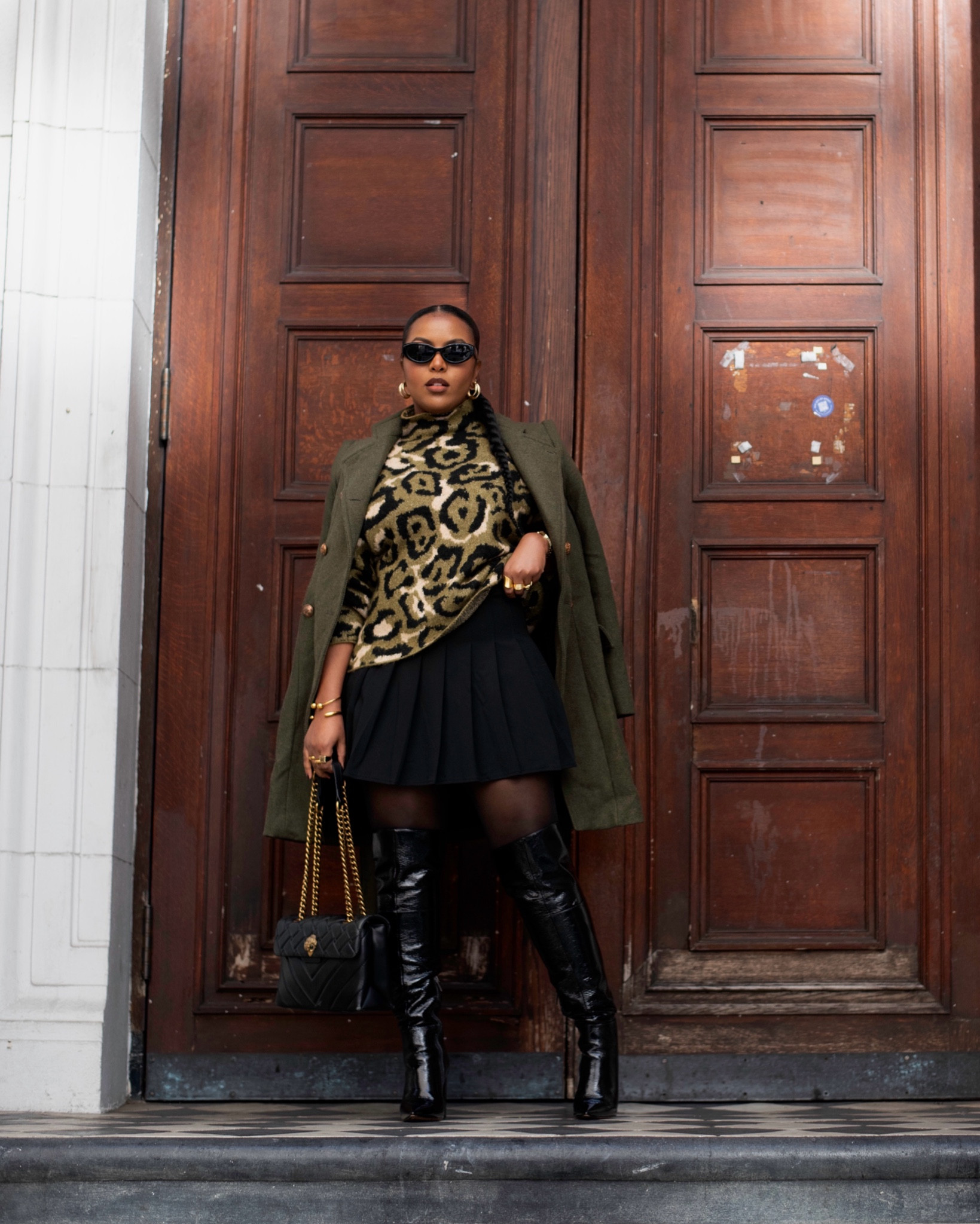 Sweater and coat are from Zara. I’ve linked similar items below. 🤎