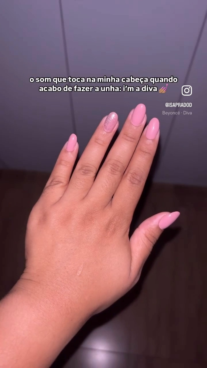 Nada melhor do que a sensação de unhas feitas! Deixei os links de alguns esmaltes similares a cor que eu estou usando 💅🏽 

#LTKbrasil #LTKbeleza