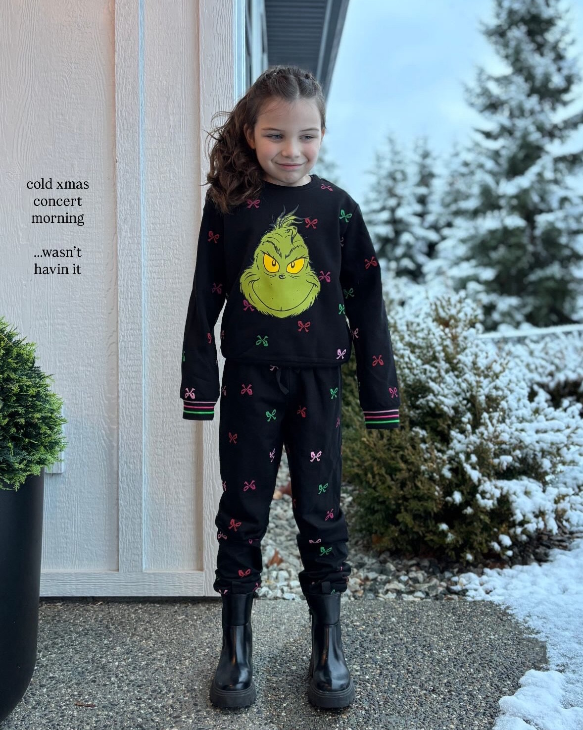 K I D S / black grinch + bows long sleeve jogger set 

Walmart Canada | Christmas Clothes | Christmas Concert Outfit | Girls

#LTKholiday #LTKkids #LTKcanada