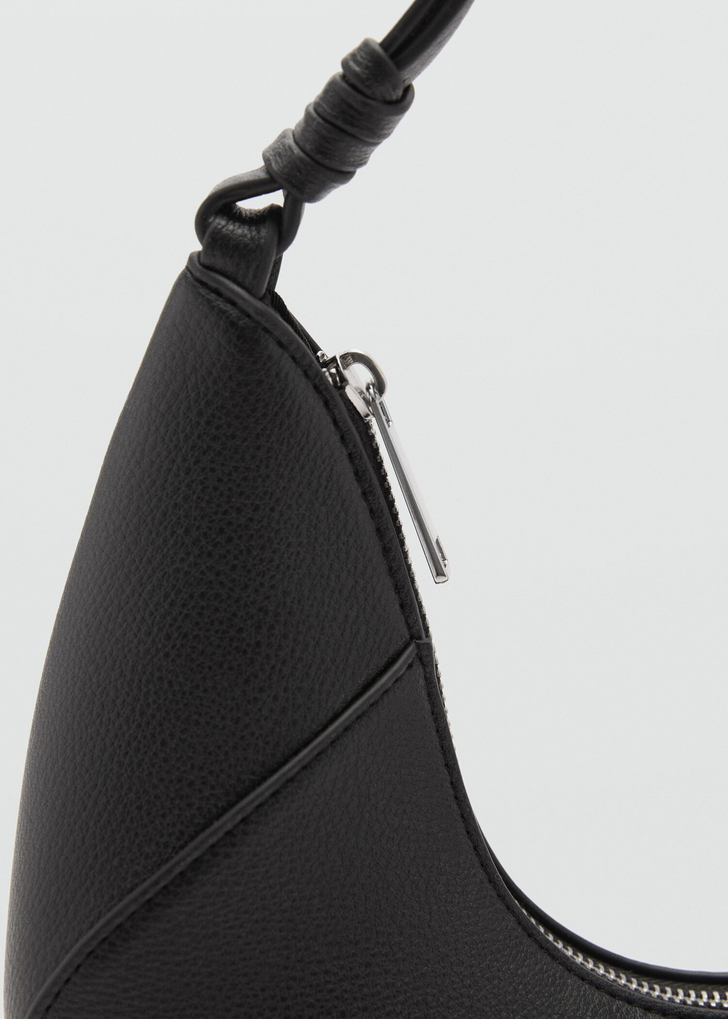 Schultertasche mit Ledereffekt | Mango EU