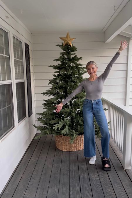Sharing links to this Christmas tree, some similar tree collars, my jeans and some other items.

#LTKHoliday #LTKSeasonal #LTKhome