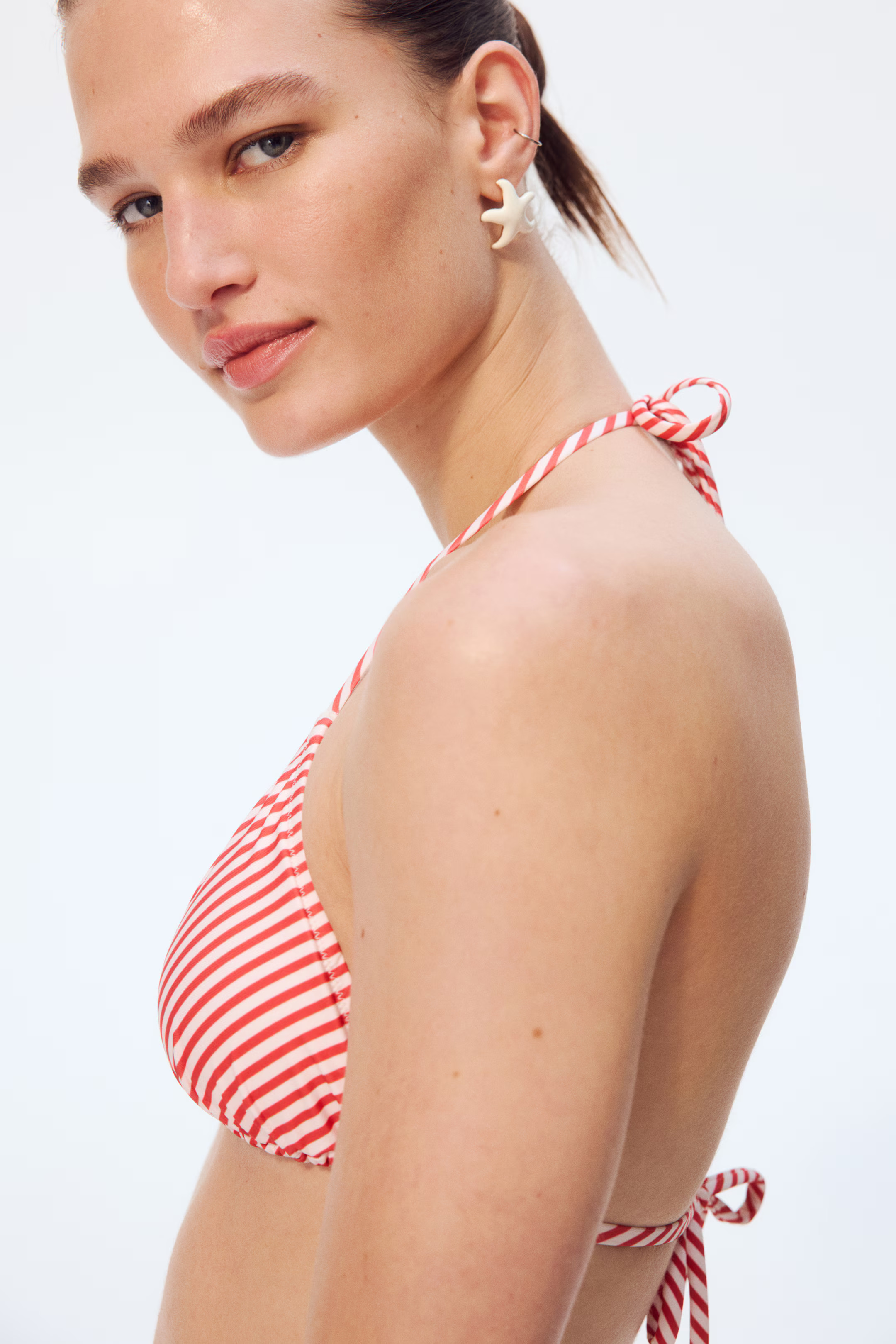 Starfish-shaped earrings | H&M (UK, MY, IN, SG, PH, TW, HK)