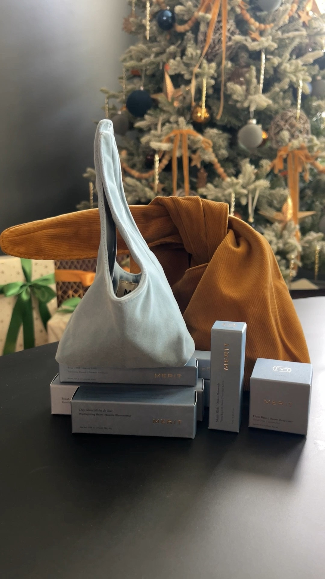 Because sometimes 5 minutes is all you’ve got! 🕒 Sharing products I’m excited to try for a quick, fresh-faced look that gets the job done. Tap the link to snag these time-saving essentials! 💄✨ #5MinuteMakeup 

#LTKBeauty #LTKStyleTip