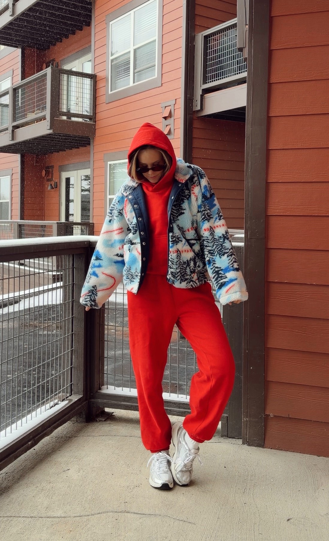 Aritzia sweatset on sale for their big winter sale! I got medium bottoms, small top. Fleece is size small 

#LTKFindsUnder100 #LTKActive #LTKFindsUnder50