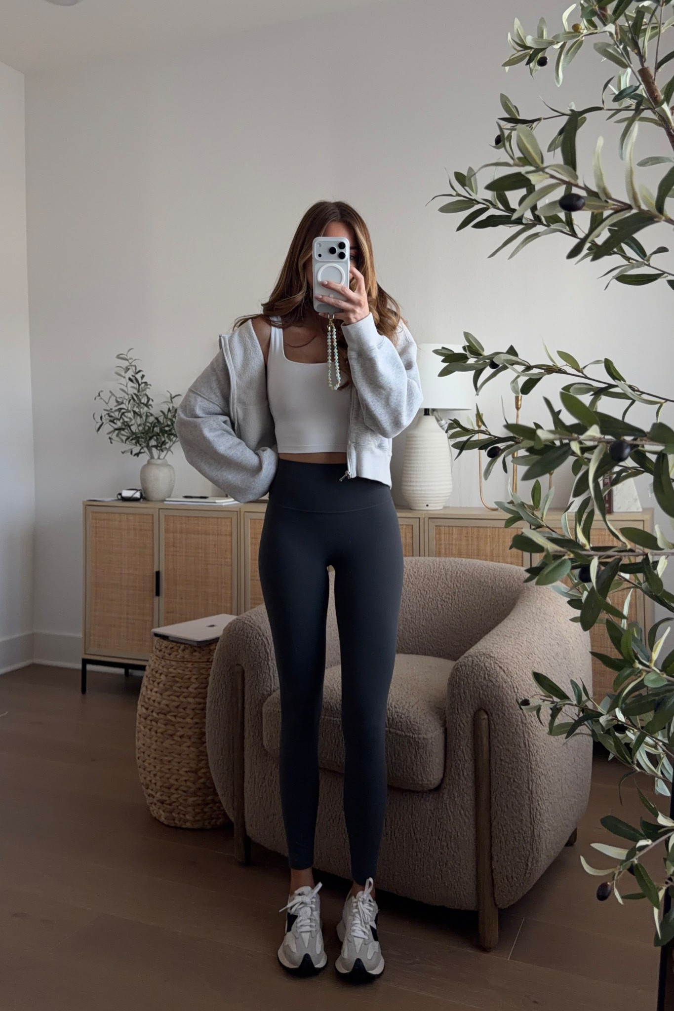 amazon workout look! tank: xs // leggings: xs petite (5’3)