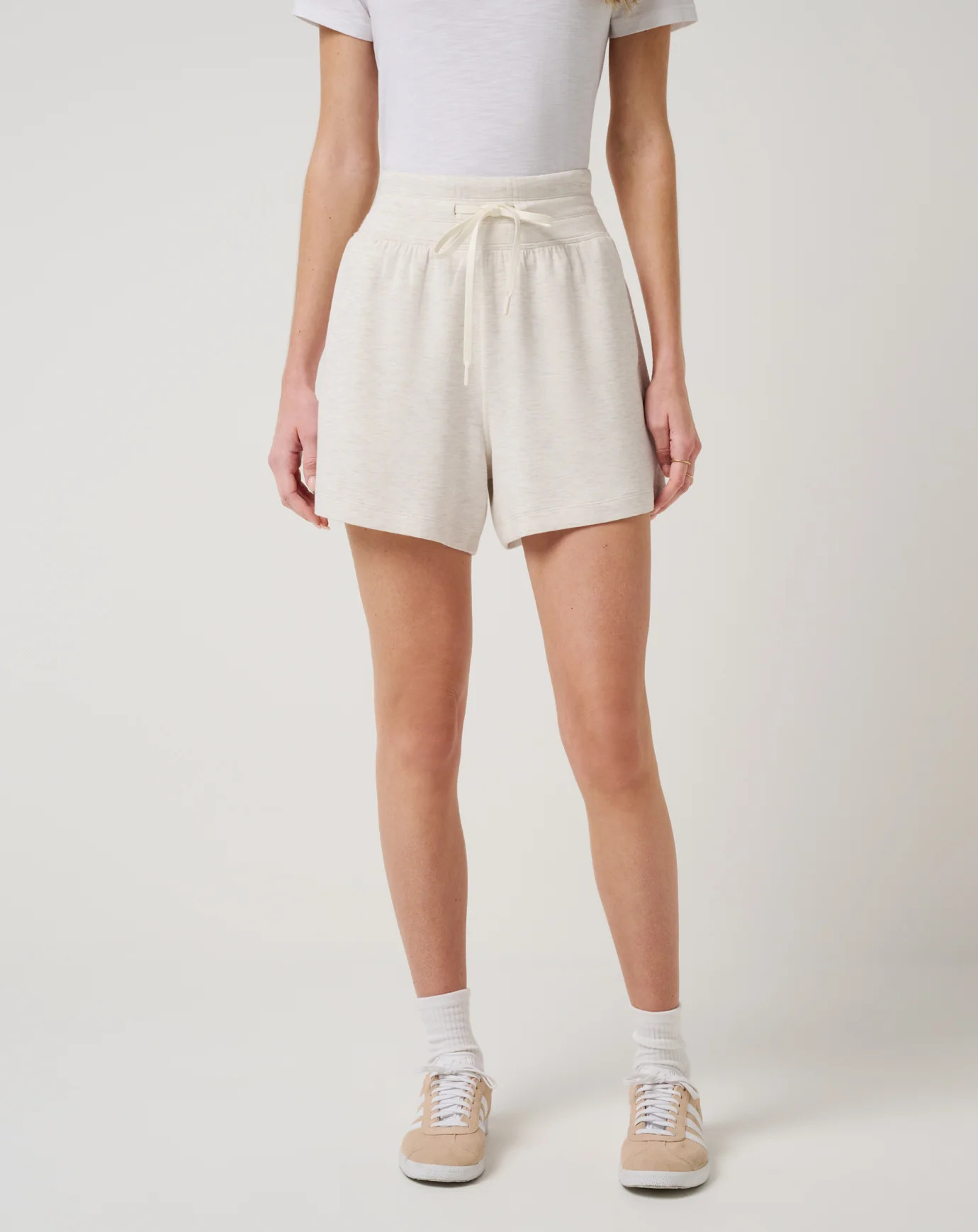 Skyloft Soft Tie Short | TravisMathew