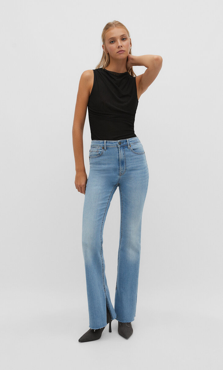 Slit fit flared jeans - Women's fashion | Stradivarius United Kingdom | Stradivarius (UK)