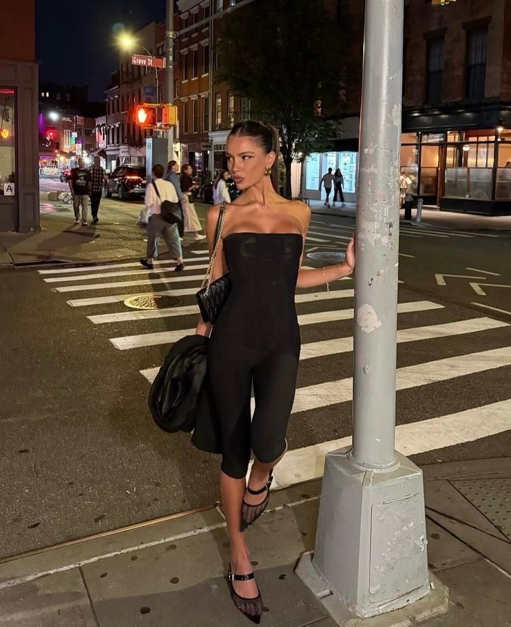 Black tube top
Capri pats
Black pointy mesh flats 

#LTKootd #LTKPetite #LTKBeauty